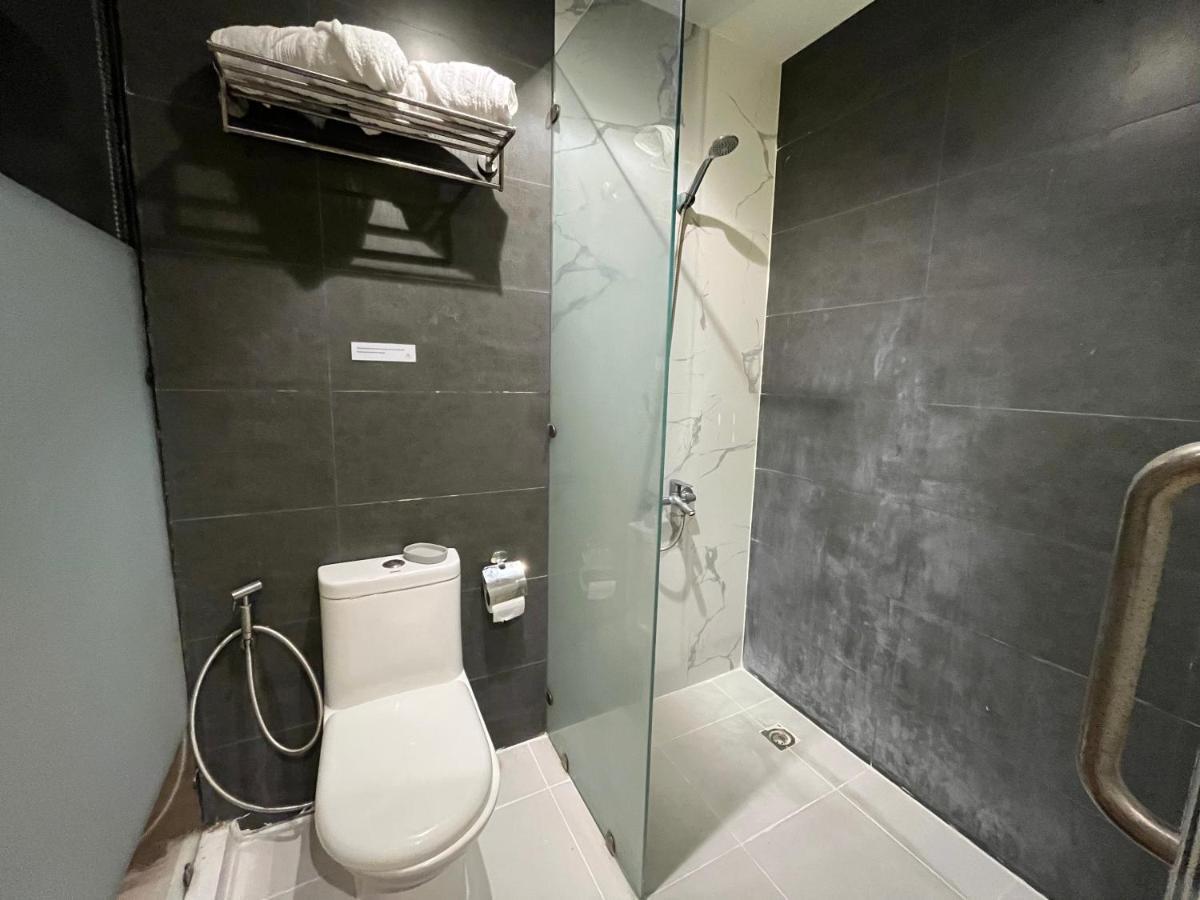 Real Suites Bacolod Exterior foto